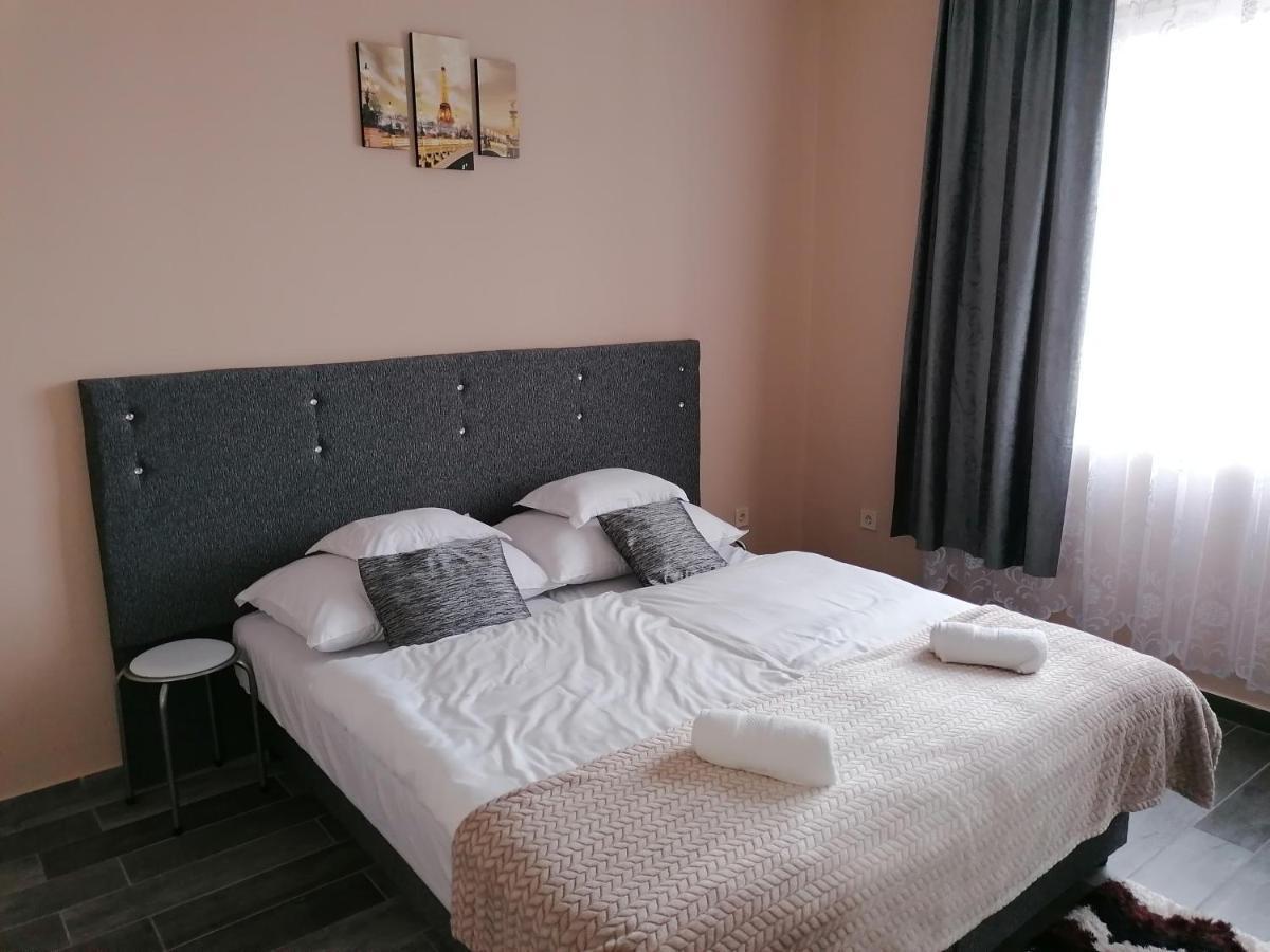 Napfeny Szallas Szeged Bagian luar foto