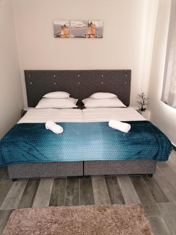 Napfeny Szallas Szeged Bagian luar foto