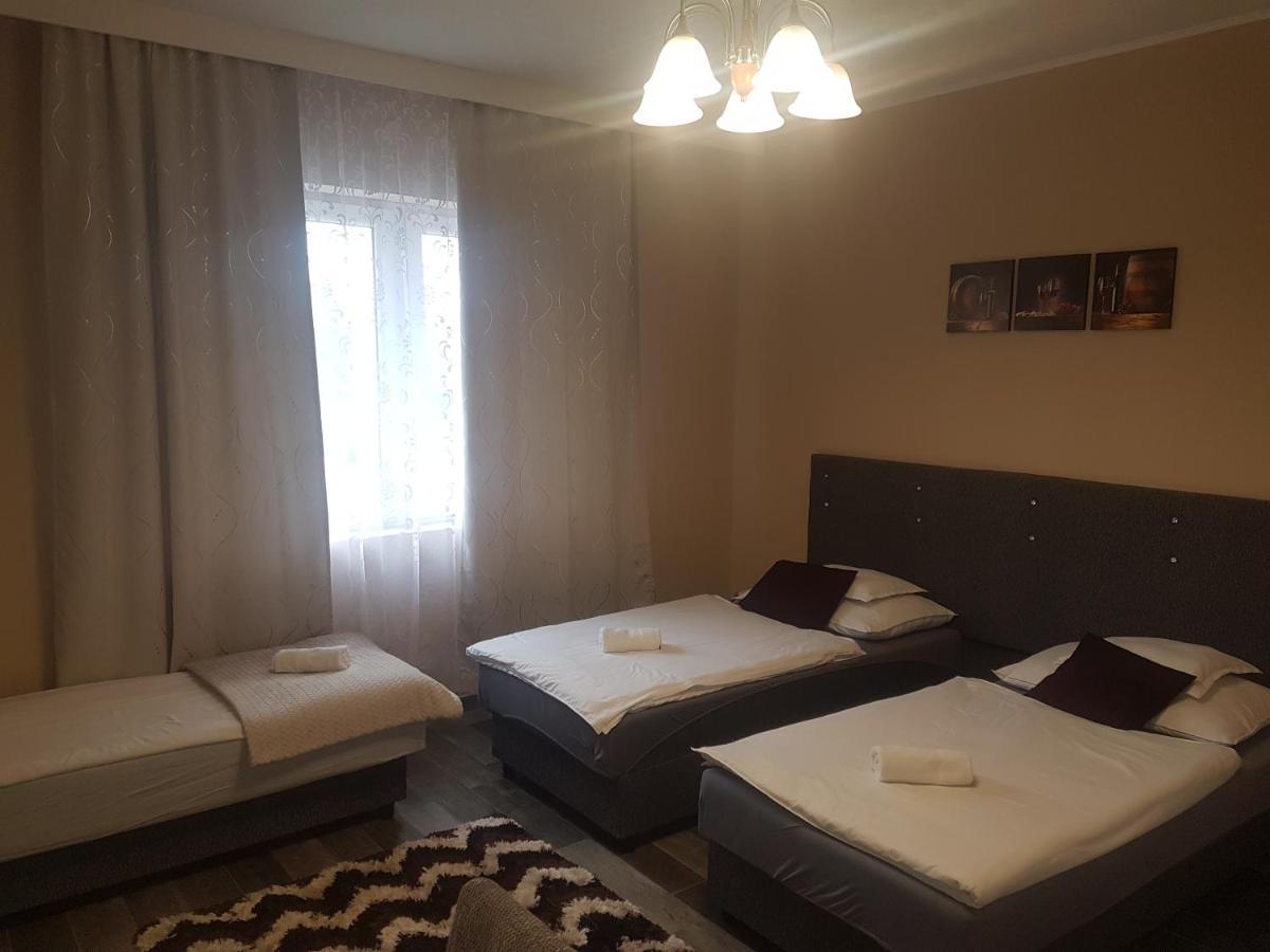 Napfeny Szallas Szeged Bagian luar foto