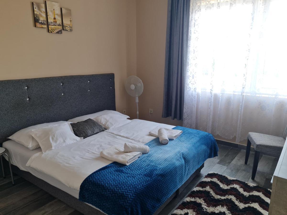 Napfeny Szallas Szeged Bagian luar foto